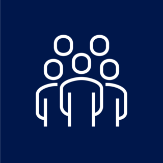 Ein einfaches Linien-Icon zeigt fünf stilisierte Personen, die zusammen eine Gruppe symbolisieren.